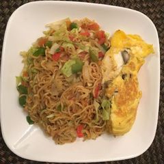 A picture of Indomine with fried egg.