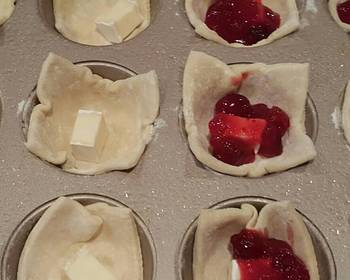 Fresh, Serving Recipe Brie cranberry pastry bites Delicious Nutritious