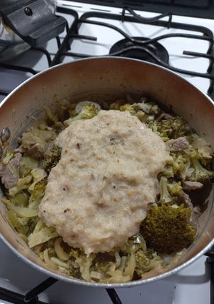 Una foto de Salsa de hinojo con queso untable