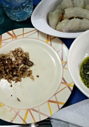 Une photo de Épinards au lait avec patates grillées et poulet émietté