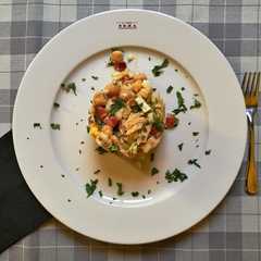 Una foto de Ensalada de garbanzos
