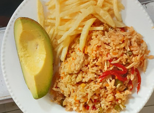 Una foto de Arroz con pollo