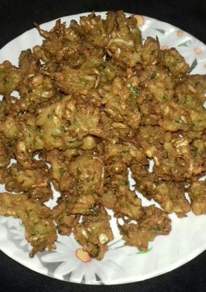 A picture of Leftover poha fritters.