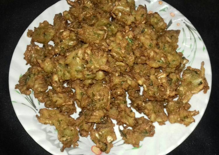 Leftover poha fritters