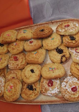 A picture of Festive Cookies.