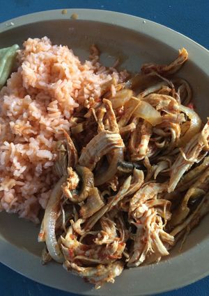 Una foto de Tinga de pollo con champiñones