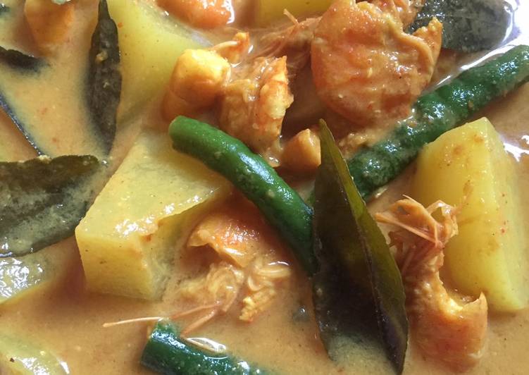 Resep Peuleumak udang (gulai udang dan kentang) yang Enak