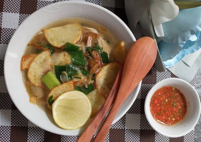 Soto kwali (ayam) solo