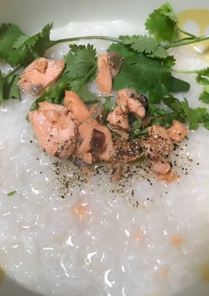 Hình của món Cháo cá hồi.