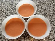 Una foto de chicas con crema
