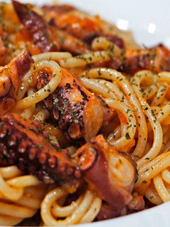 Una foto de Espagueti con pulpo