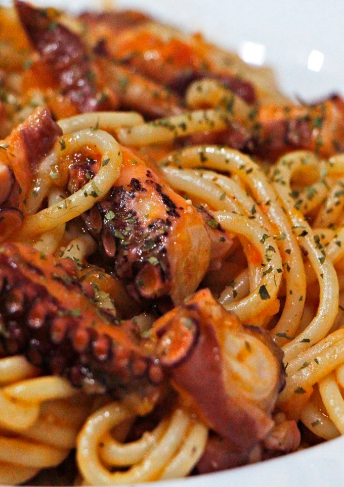 Una foto de Espagueti con pulpo