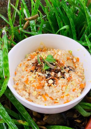 Hình của món Cháo Yến Mạch Rau Củ Thịt Gà.