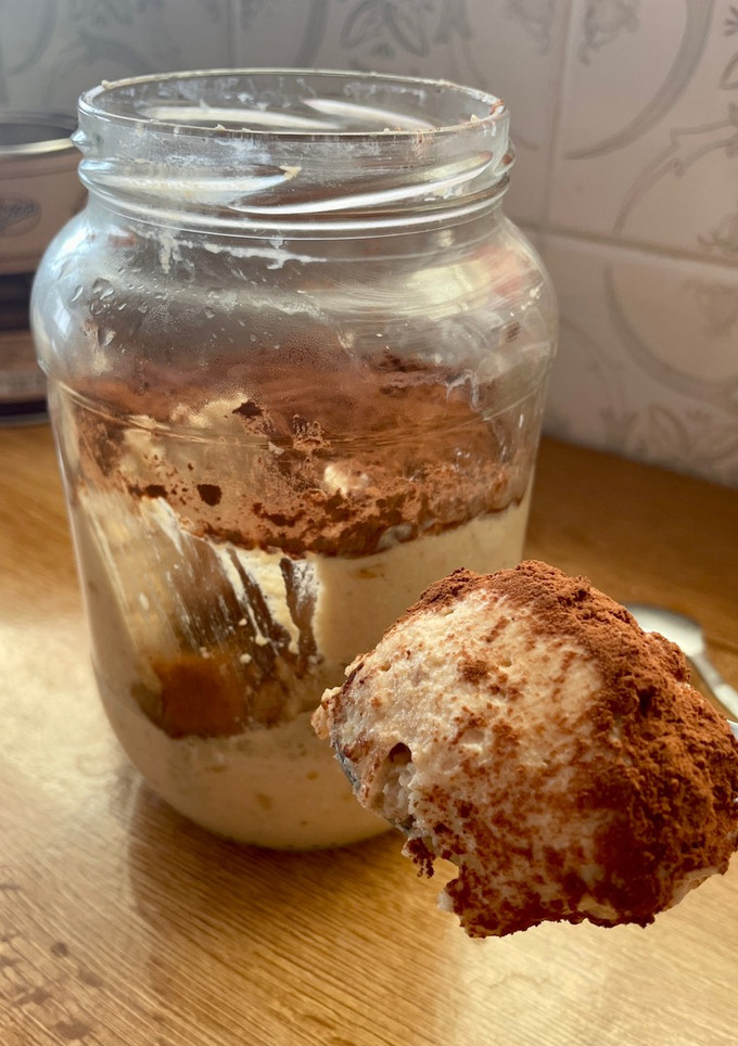 Una foto de Mousse de avena, yogur y crema de cacahuete