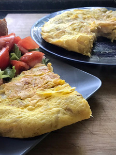Una foto de Tortilla de patatas con cebolla