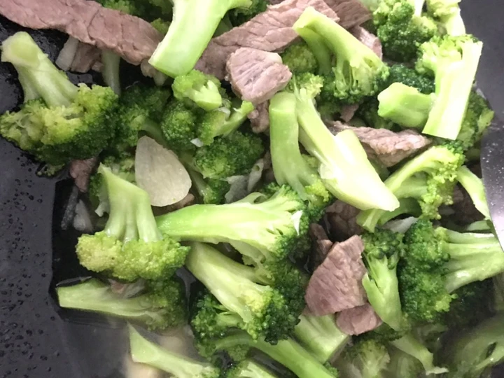 Langkah Mudah untuk Membuat Resep Cah brokoli daging sapi yang Menggugah Selera Anti Ribet, Bikin Ngiler