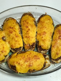 Una foto de Berenjenas rellenas con bechamel de zanahoria