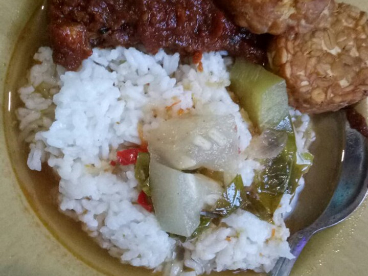 Langkah Mudah untuk Menyiapkan Tongkol balado Tempe goreng sayur asem #intipisipiringku Anti Gagal