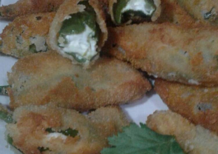 Pimientos de padrón rellenos de crema de queso