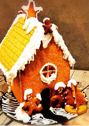 Une photo de 🇫🇷 🇬🇧 Maison en pain d'épices / Gingerbread house