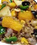Ensalada de quinoa y judías con frutas