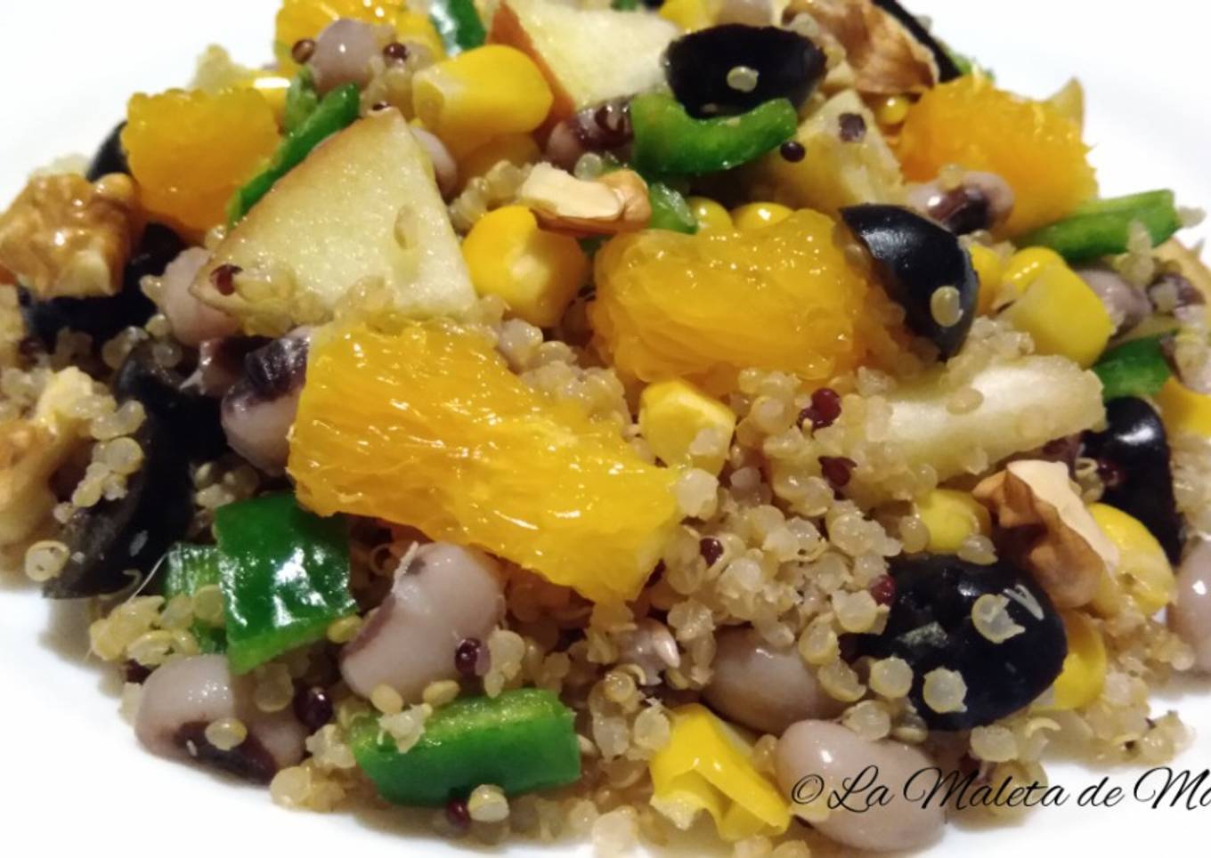 Ensalada de quinoa y judías con frutas