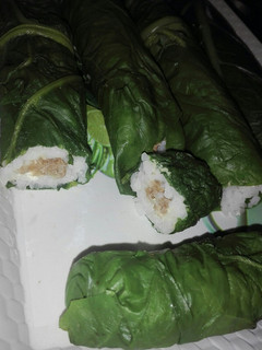 Una foto de Sushi económico de acelga y atún! Súper fácil y riquísimo!