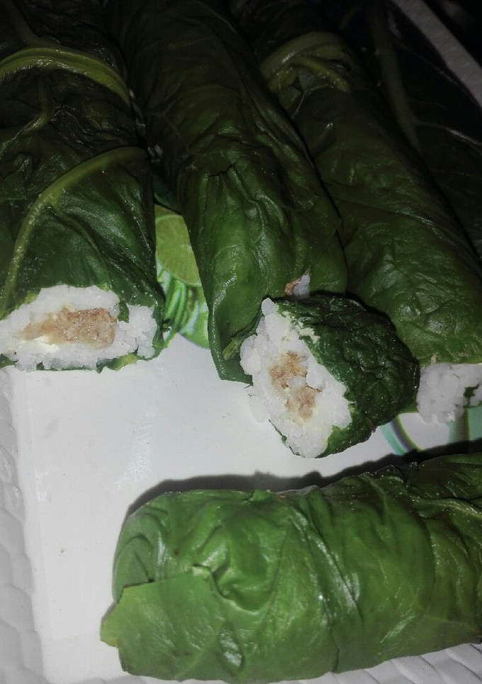 Una foto de Sushi económico de acelga y atún! Súper fácil y riquísimo!