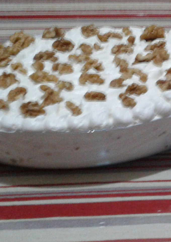 Una foto de Tartas de nata con nueces y dulce de leche