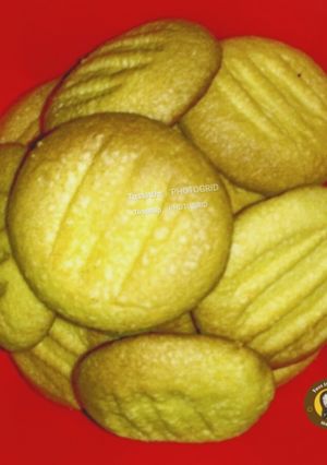 A picture of Eggless custard cookies.