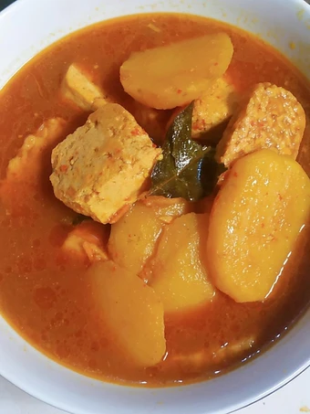 Langkah Mudah untuk Menyiapkan Resep Semur Tahu Tempe Kentang yang Lezat Sekali Anti Ribet, Lezat