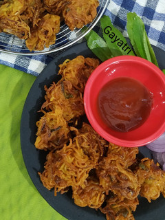 मैगी पकौड़ा (Maggie pakoda recipe in Hindi) रेसिपी मुख्य फोटो