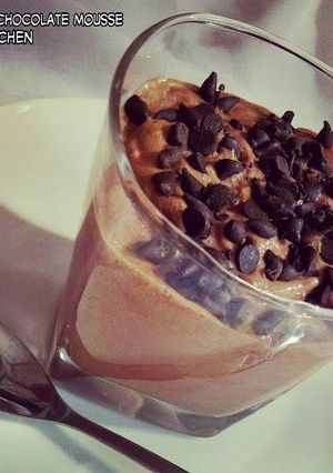 A picture of Cheese Crackers Chocolate Mousse.