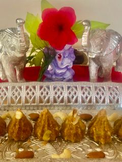 चुरमा मोदक (churma modak recipe in marathi) रेसिपी चे मुख्य फोटो