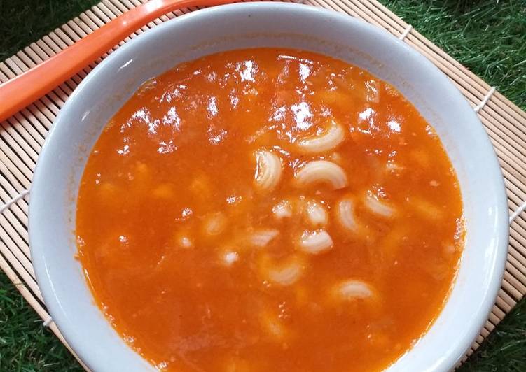 27. Bolognaise macaroni soup