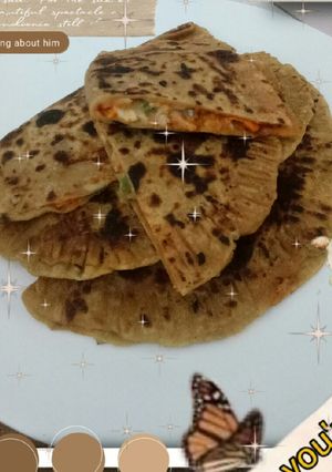 पिज़्ज़ा पराठा (pizza paratha recipe in Hindi) रेसिपी मुख्य फोटो