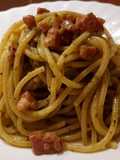 Spaghette cu pesto genovese și bacon