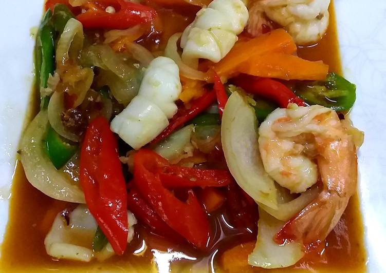 ซีฟู้ดผัดน้ำพริกเผา