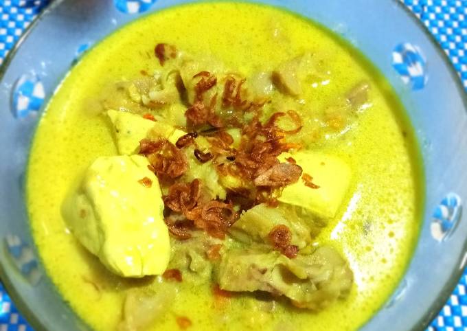 Opor daging gantung / klewih campur tahu santan