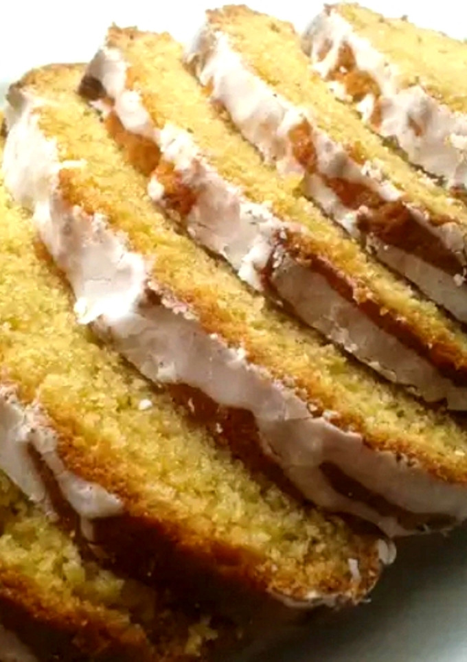 Una foto de Budín de limón esponjoso