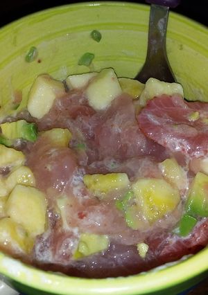 Una foto de Gelatina con frutas 🥑🍌🍎🍓