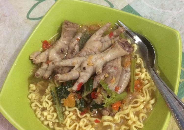 Seblak mie ceker mantul (mantap betul)