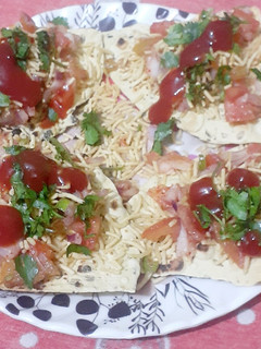मसाला पापड़(Masala papad recipe in Hindi) रेसिपी मुख्य फोटो