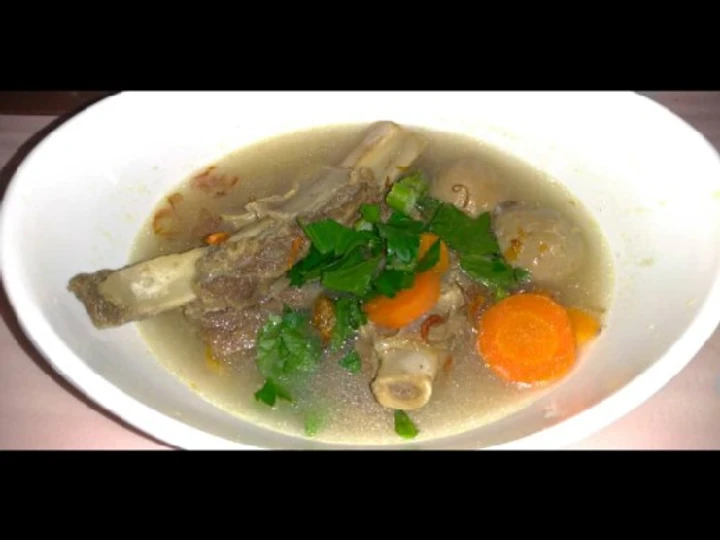Cara Mudah Membikin Resep Sop Tulang Sapi Simple yang Sempurna Anti Ribet, Mantap