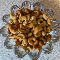A picture of Honey roasted cashew nuts.