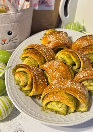 PESTÓS CSIGACSODA 🧀🧄🥐🍃 recept fotója