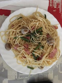 Una foto de Espaguetis con espárragos trigueros y champiñones