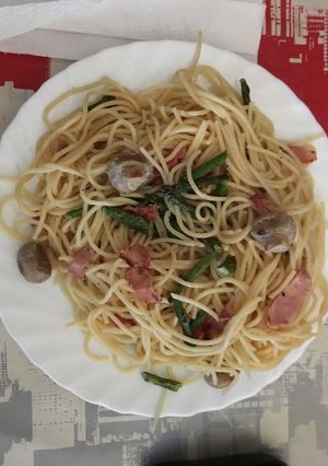 Foto principal de Espaguetis con espárragos trigueros y champiñones