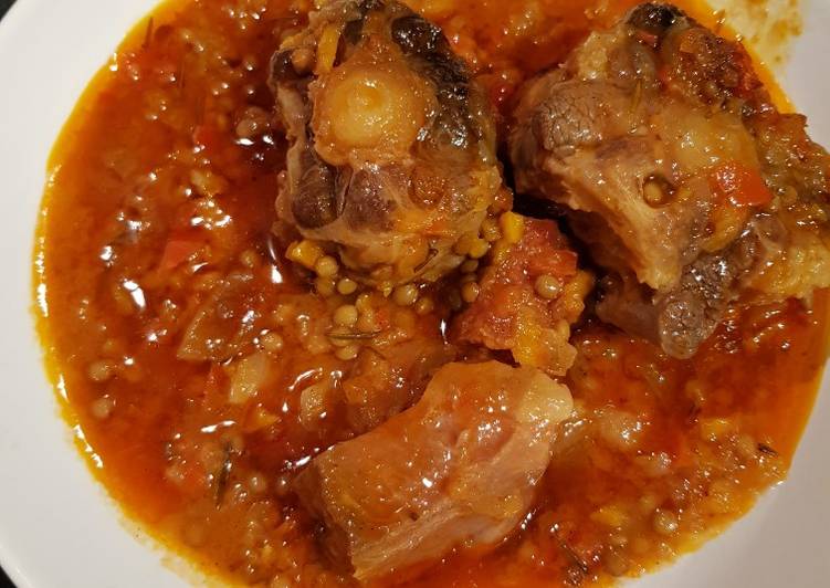 Rabo de toro con lentejas