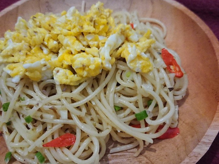 Bagaimana Menyiapkan Spaghetti aglio olio ala Aprilla yang Enak
